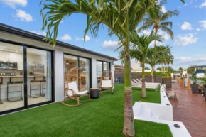 Tropical WaterFront Oasis